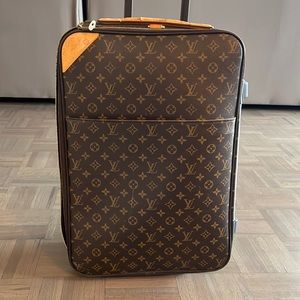 Louis Vuitton travel Pegasus rolling bag ********priced to sell